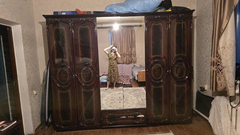 Шкаф , тримо, тумбочки