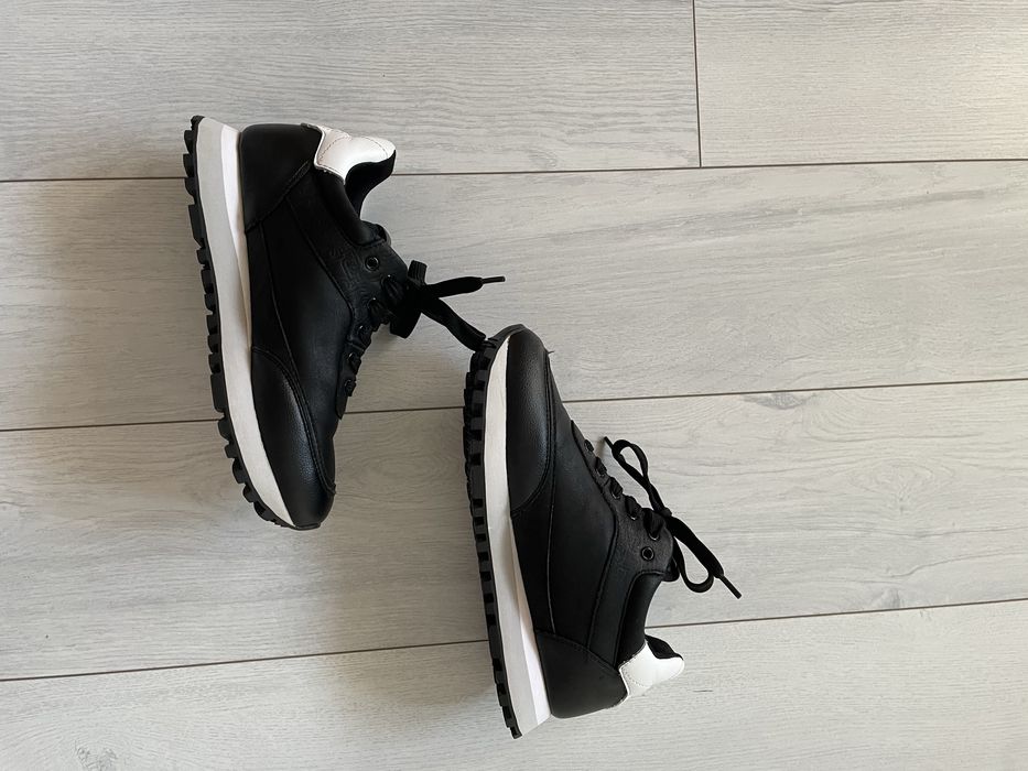 Кроссовки кожаные женские