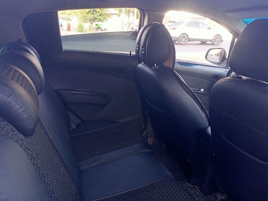 Chevrolet spark        .