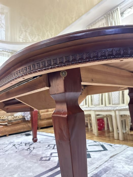 Стол в хорошем состоянии