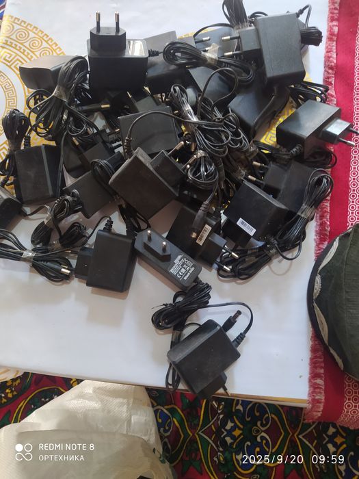 Блок питания Лар 12 v ..1  a