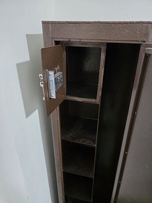 Сейф. Толшина 5 мм.