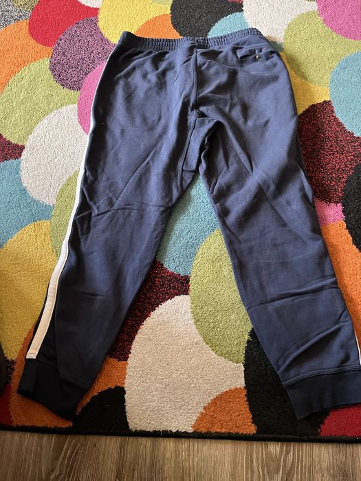 Vând pantaloni de bumbac Nike