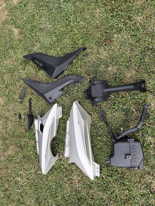 Yamaha YZF 125 carene piese gen 1