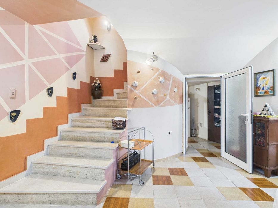 Продава се Къща в Годеч - 290 кв.м за 1363 €/кв.м - Снимка #13