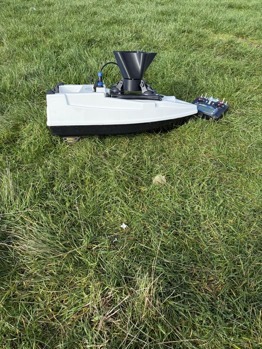 Лодка за захранка