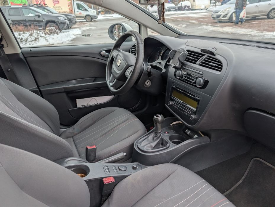 Seat Leon 2012 – 177.000 km de amintiri frumoase, gata pentru altele n