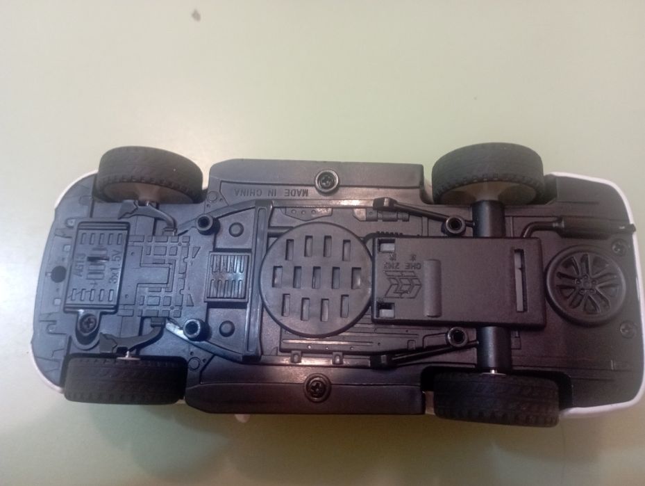 Продам игрушку машинку