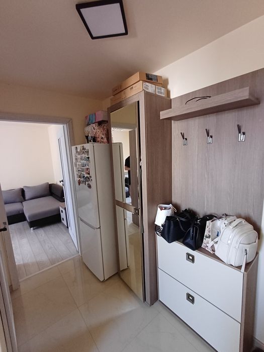– Vând apartament 1 cameră (25 mp), Beiuș, etaj 3/4