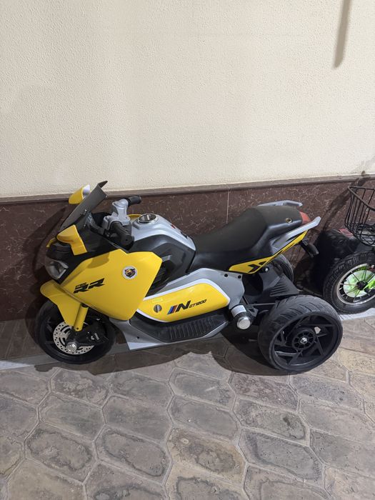 Destskiy motosikl noviy
