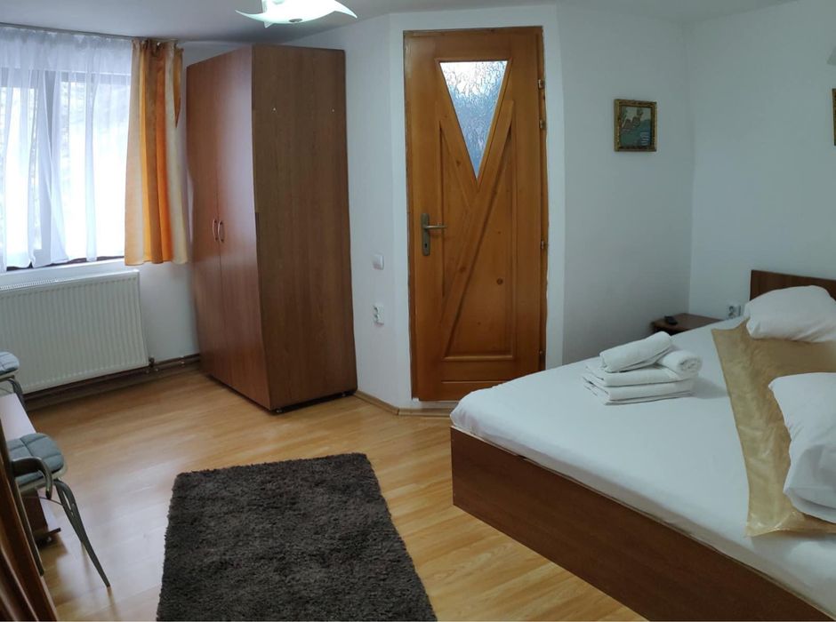 Vila Moieciu de Sus - 5 dormitoare -la cheie