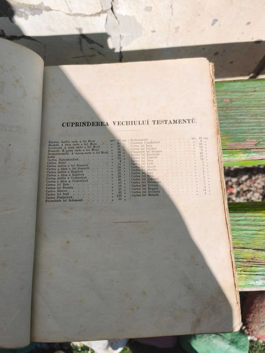 Biblie românească și veche de 150 de ani