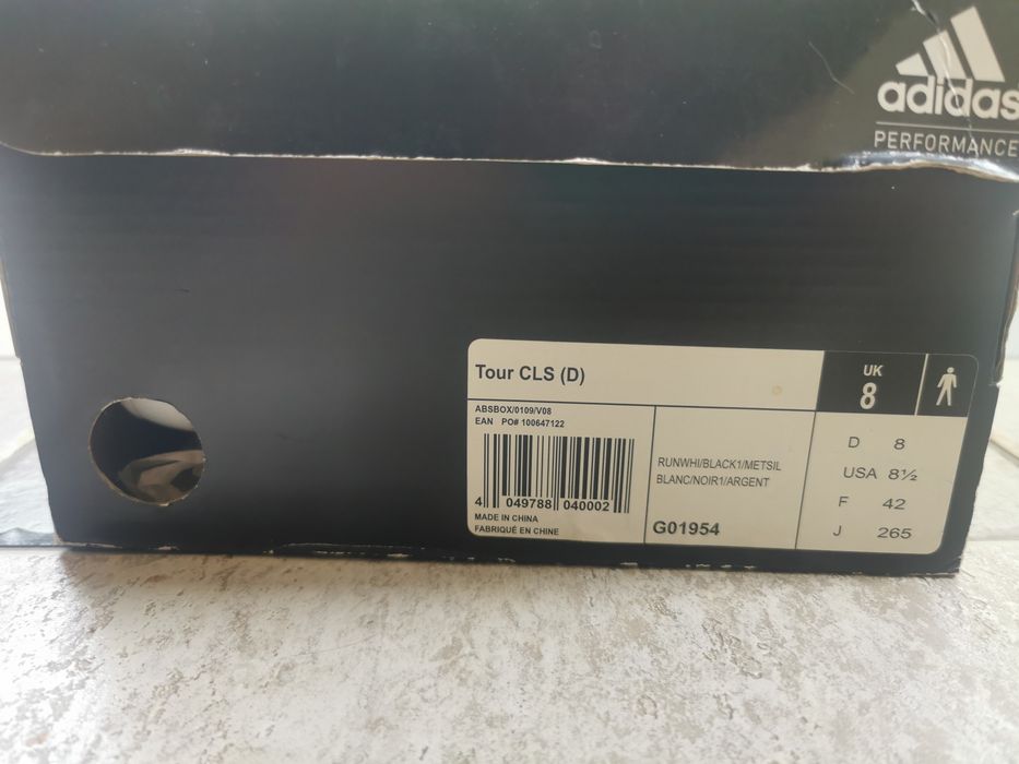 42 Номер спортни мъжки обувки Adidas Tour CLS (D)
