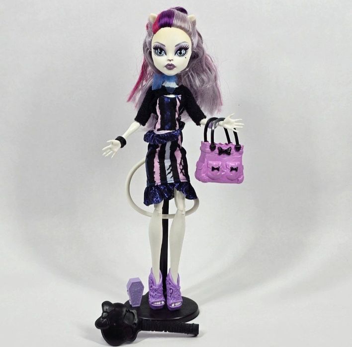 Кэтрин Де Мяу монстер хай