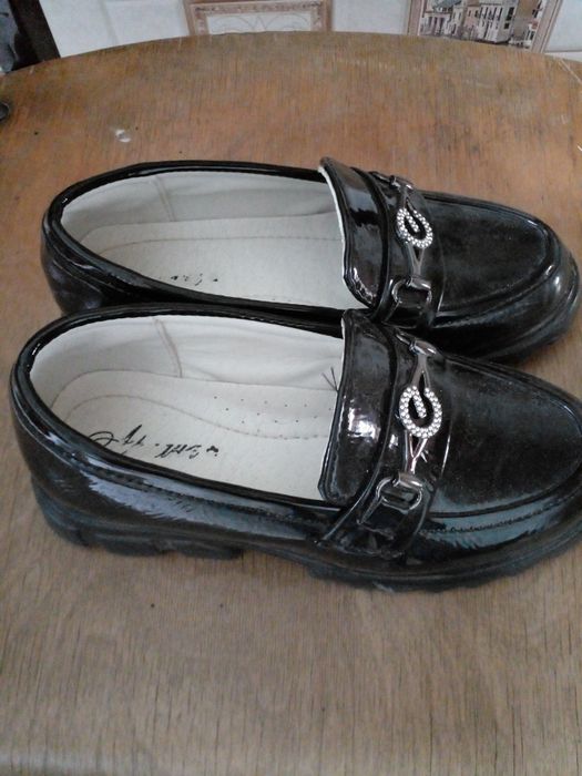 Продаётся туфли размер 32.