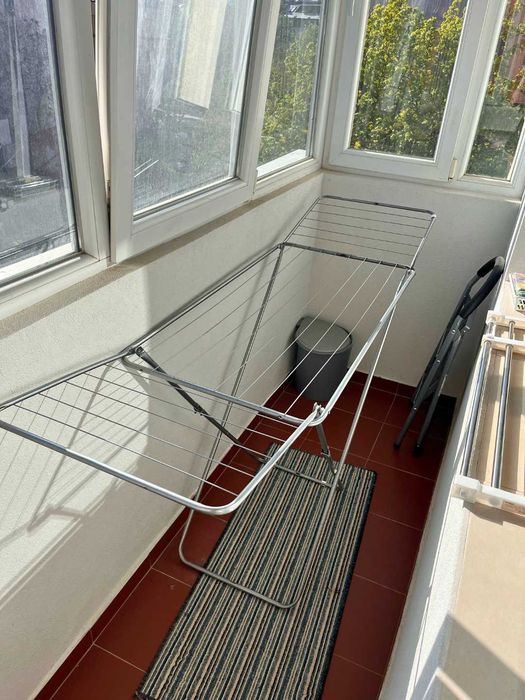 Тристаен апартамент в близост до АУБГ