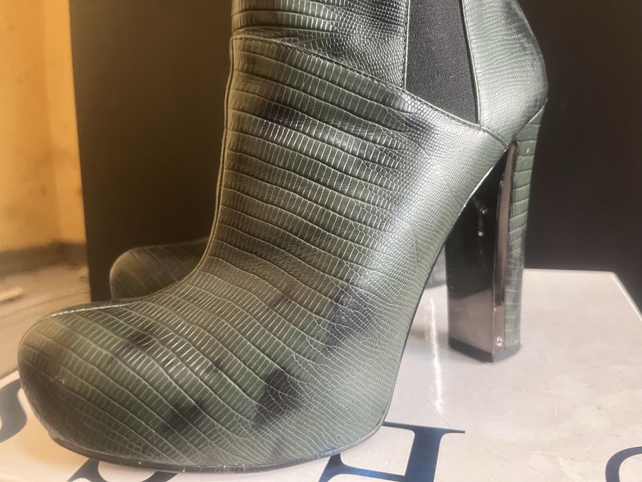 Cizme guess de colectie .