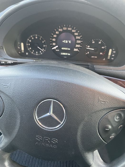 Mercedes Benz E 200