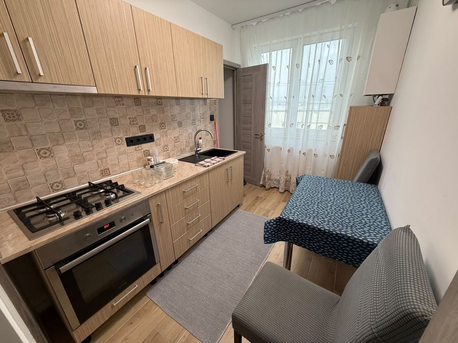 Inchiriez apartament cu 2 camere