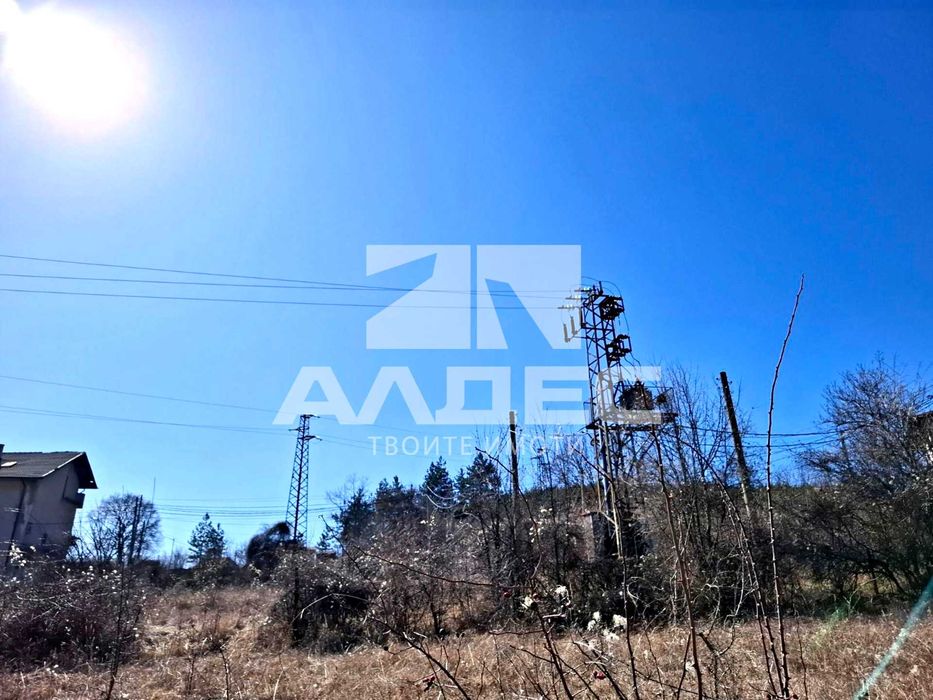 Продава се УПИ в с. Кралев дол!