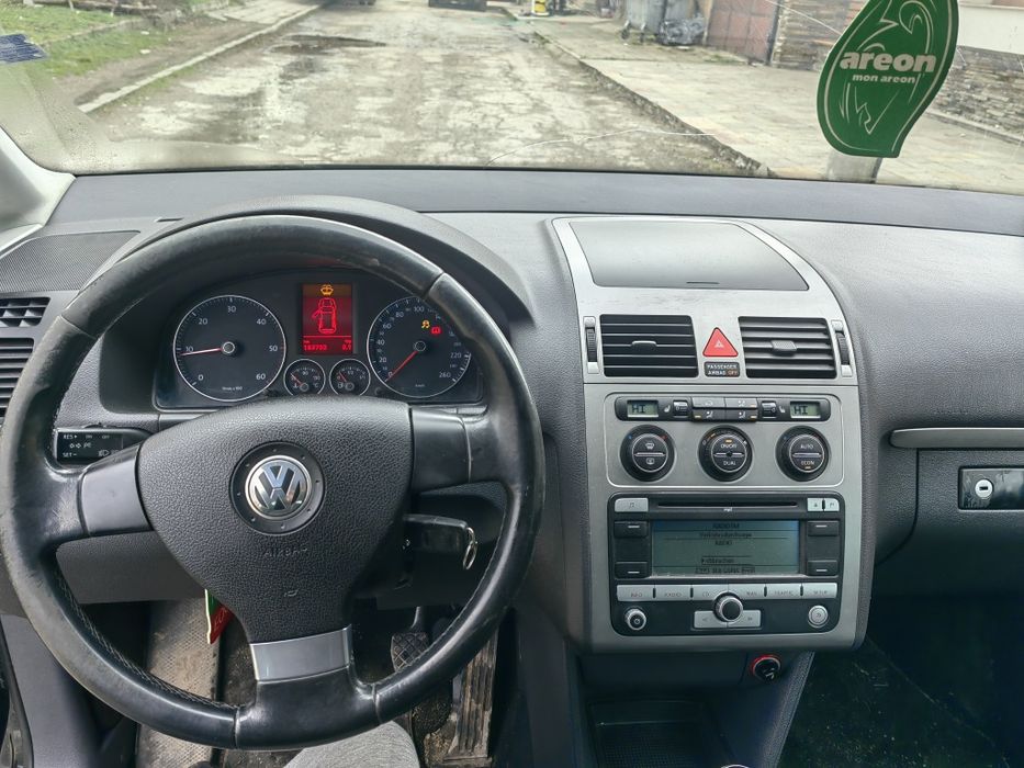 Vw Touran 2.0TDI 140к.с 8 клапановия мотор BMM на части