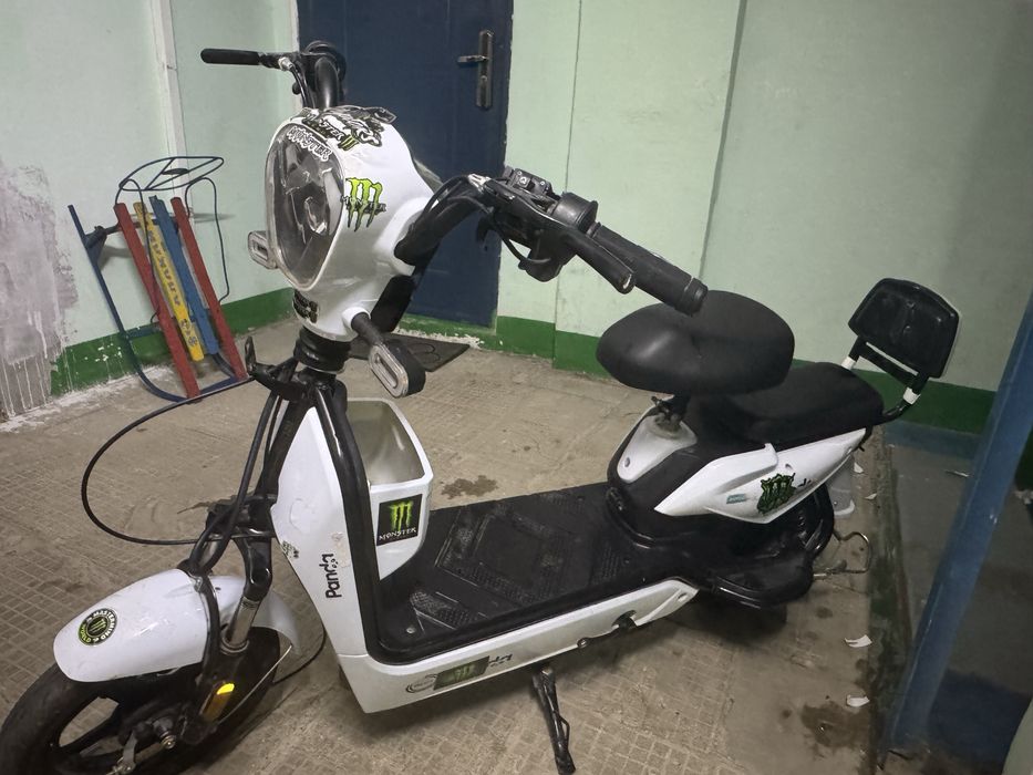 Скутер Sk8 белый б/у