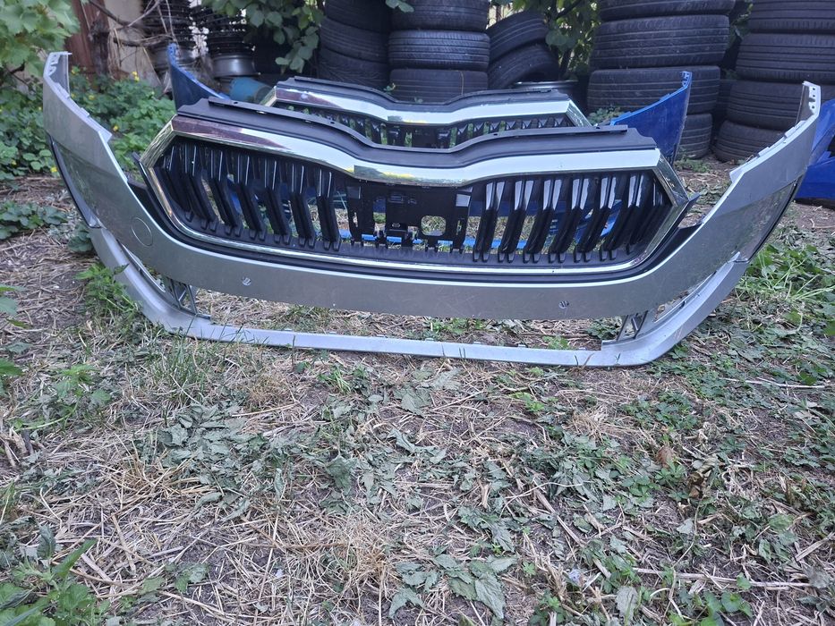 Bară Față Octavia 4 și octavia 4 facelift cu grilă