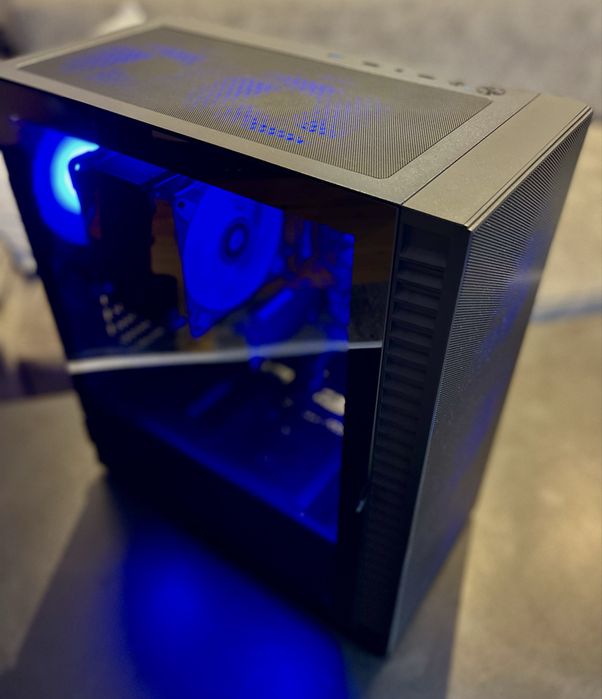 RTX 5050 / RYZEN 5 5000 / 16GB RAM  / 500GB SSD