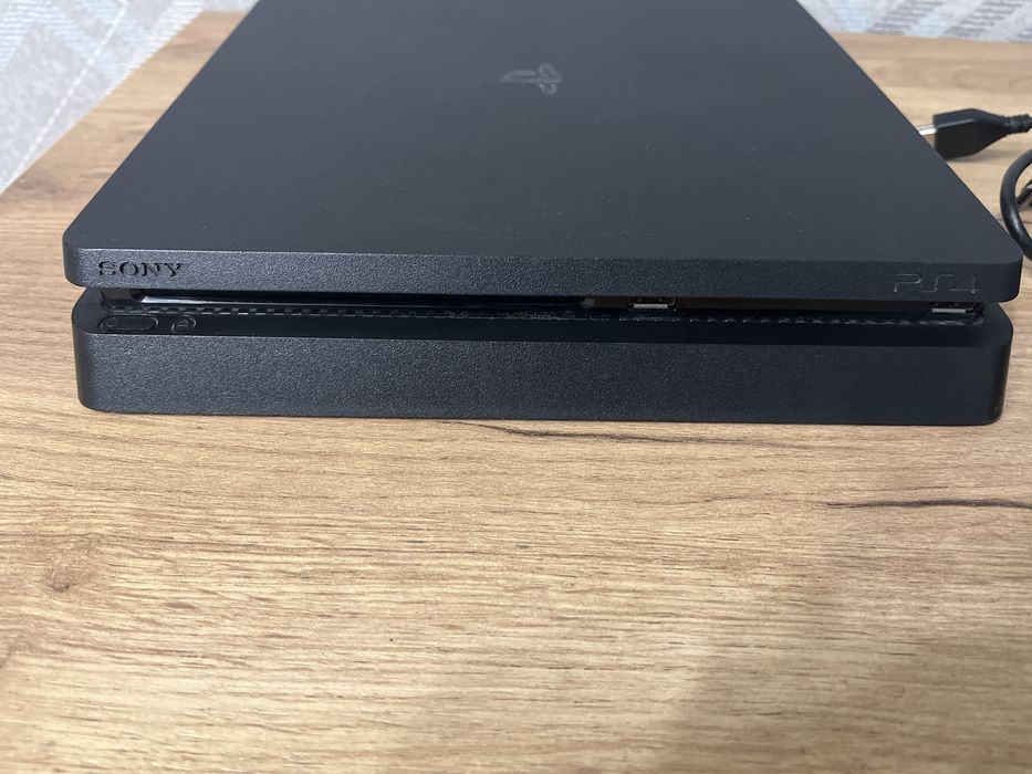 Продам пс4 слим 1TB