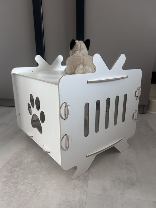Căsuță  / cusca pisici câini talie mică MDF alb, model TV cu lăbuță