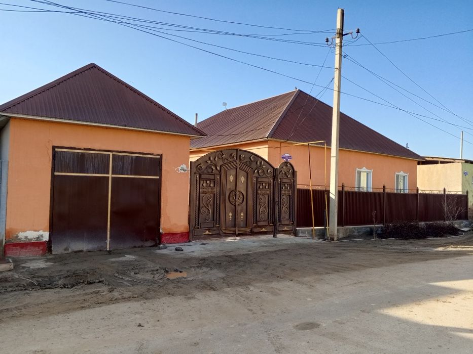 Арай м/а 133 уй сатылады.