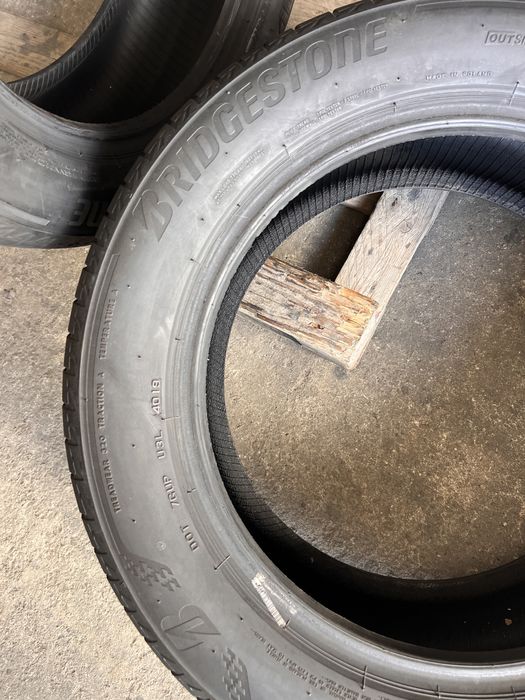 2 anvelope vara 225/55/17 , Bridgestone !