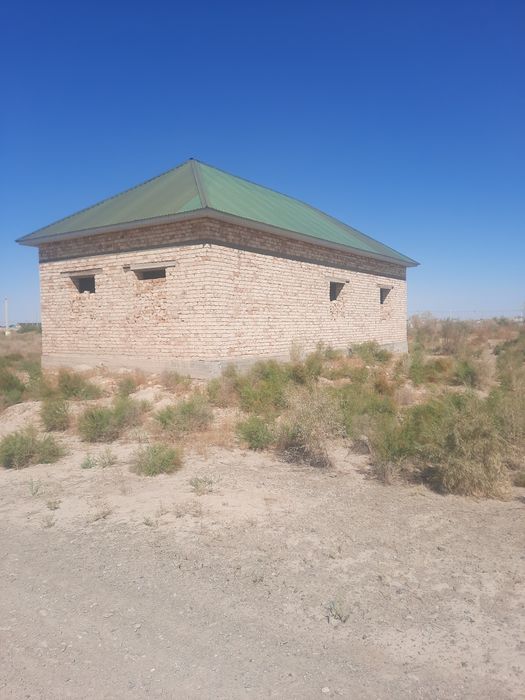 Продам времянку Байтерек 3