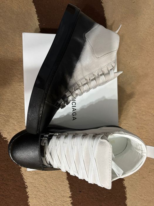 продам новые 42-43 сайз