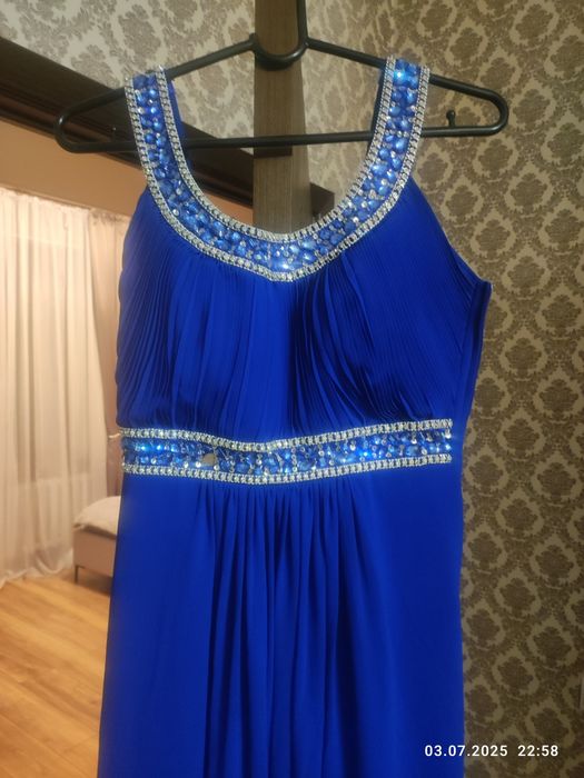 Вечернее платье  .в хорошем состояние