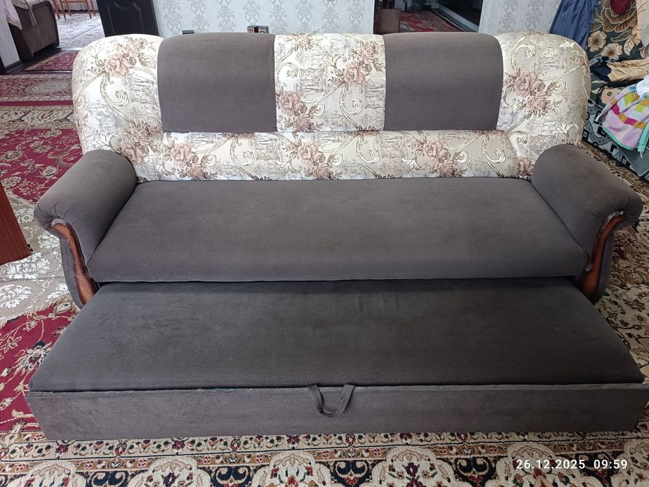 Продам диван раздвижной