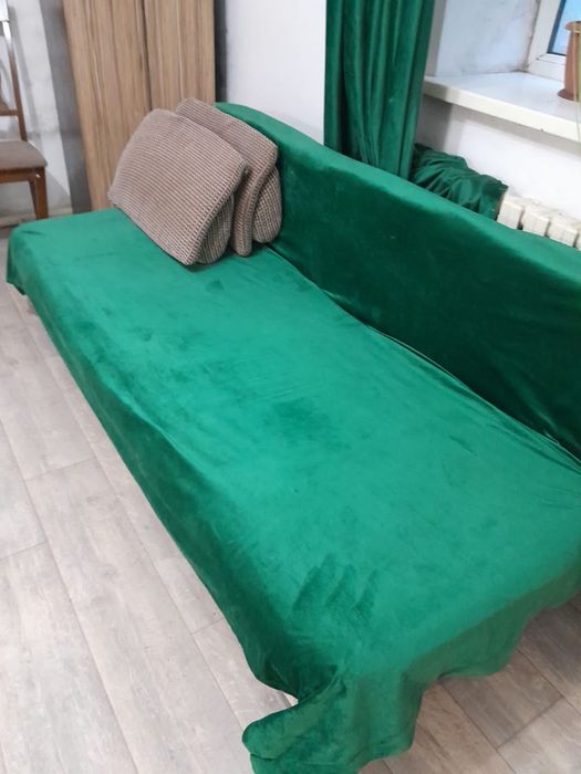 Продам диван недорого , раскладывается