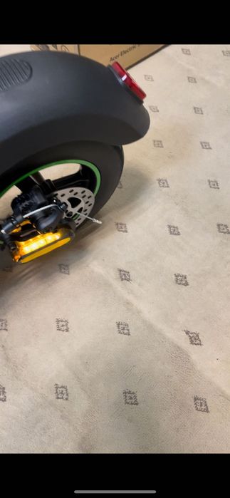 Acer электроскутер