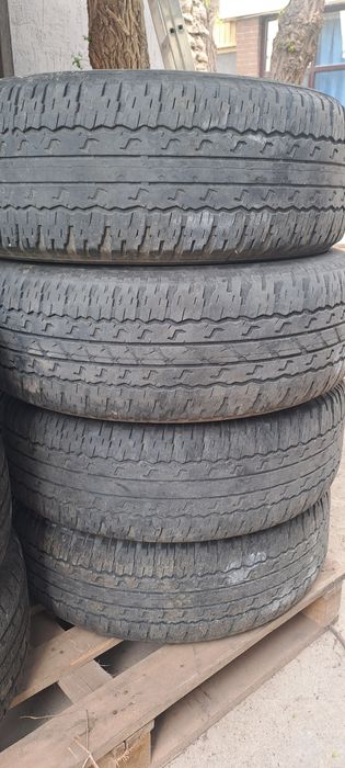 Продам бу шины от пикапа