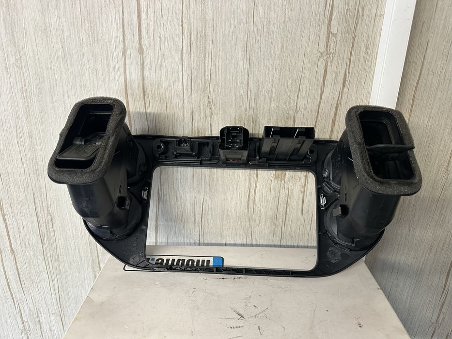 Централна конзола със въздуховоди за Фолксваген Голф Плюс