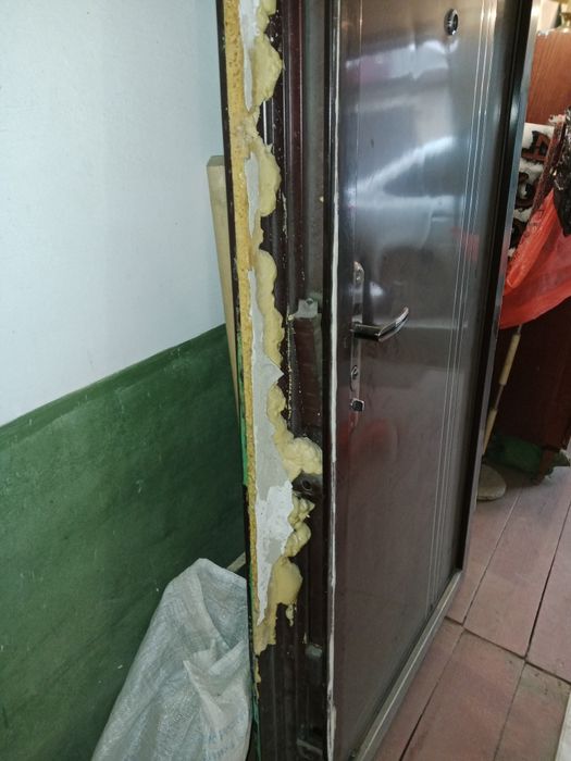 Продам дверь входная б/у