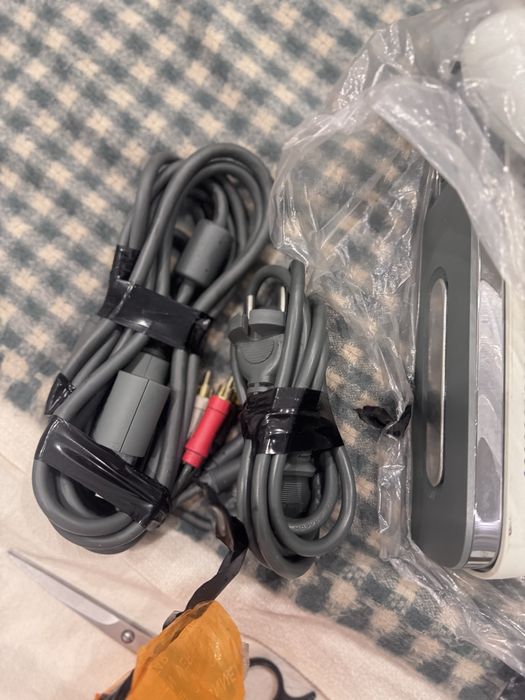 Продам Xbox 360 Arcade