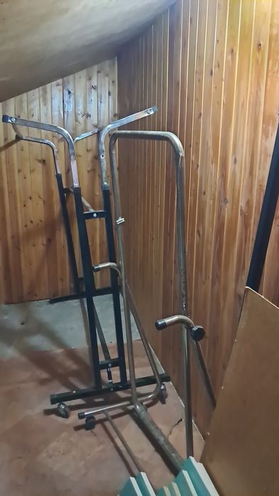 Полки шкафы, манекены