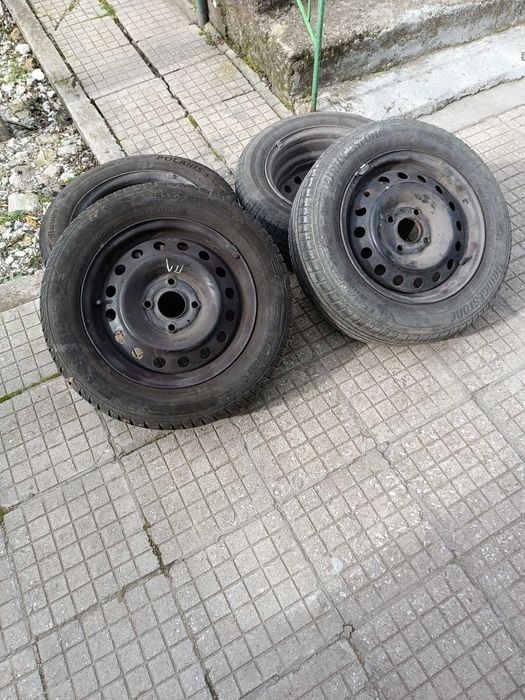 Джанти 4бр за Nissan Almera  + 4броя гуми  15 цола  185/65 R15