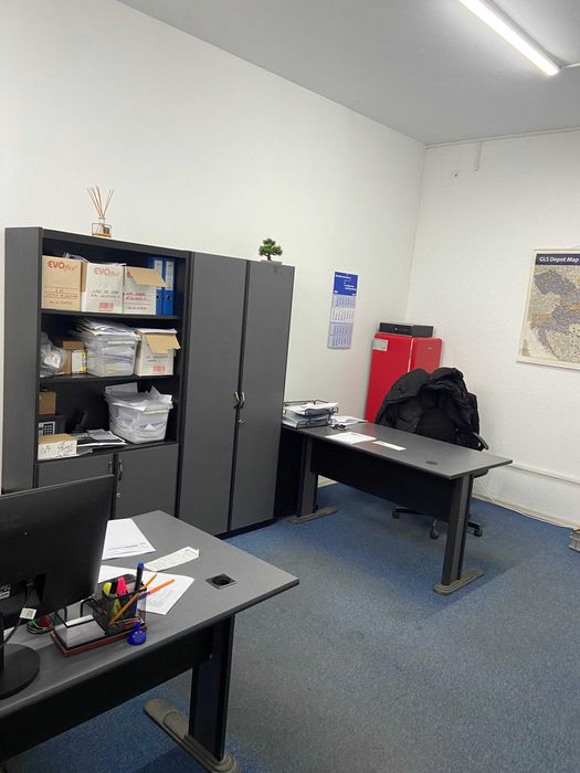 Spatiu Comercial - Magazin Showroom Hala Depozit Birou - Utilitati