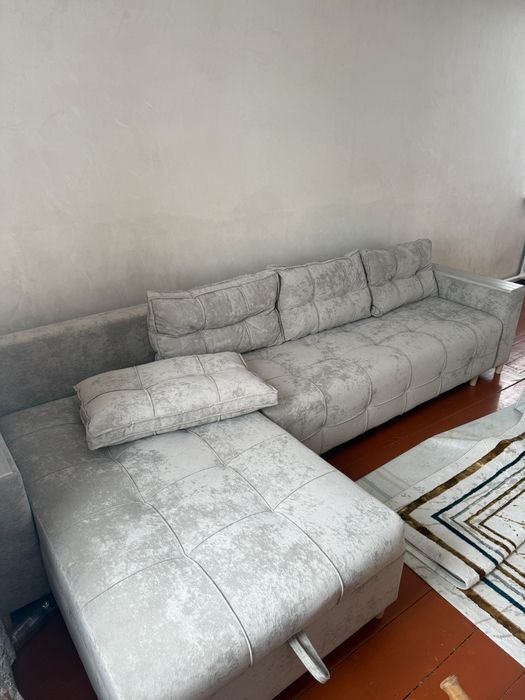 Продам диван в новом состоянии