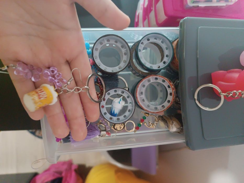 лъжички с изненади