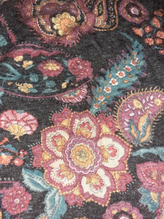 Блуза с флорални ефекти, материя вълна