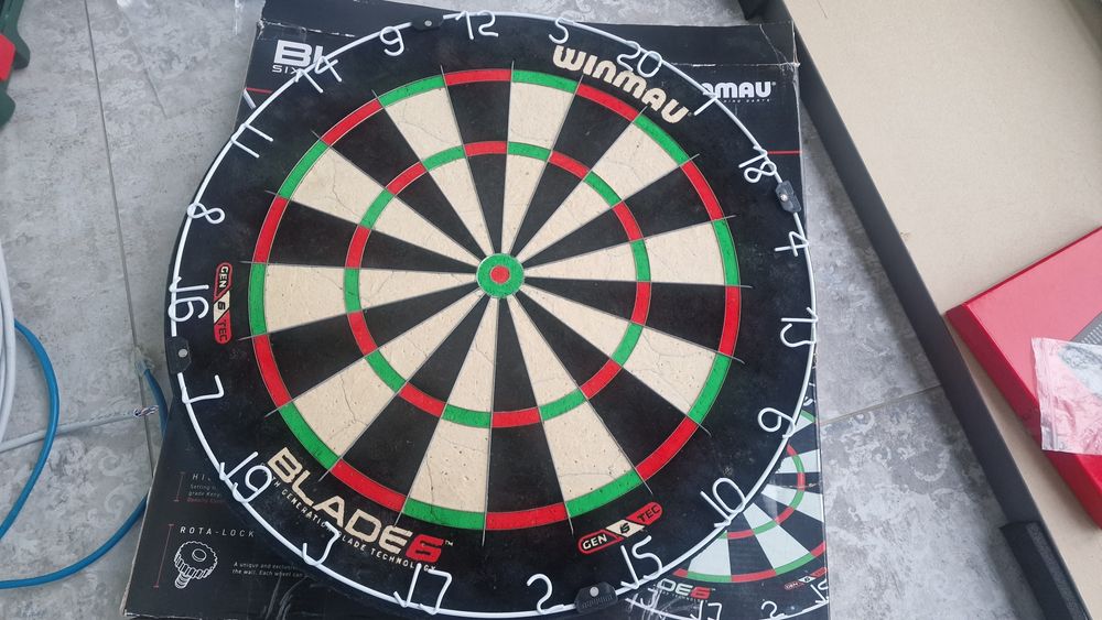 Tabla darts + 12 săgeți
