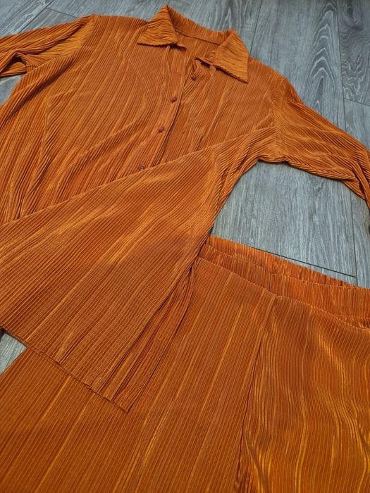 Дамски сет (комплект) от две части